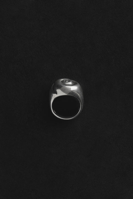 SOPHIE BUHAI<br>NAUTILUS RING<br>IN PINKY