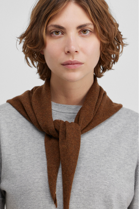 EXTREME CASHMERE<br>n°35 bandana<br>in RUST <br><br>SOLD OUT