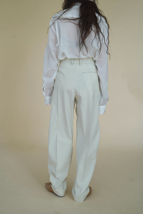 CRISTASEYA<br>DOUBLE PLEATED WIDE PANTS<br>in CHALK