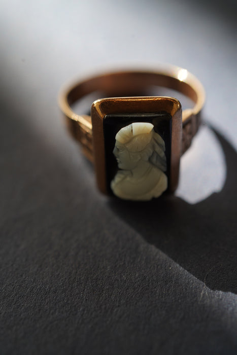 ANTIQUE<BR>ONYX CAMEO RING <BR> <BR> SOLD OUT