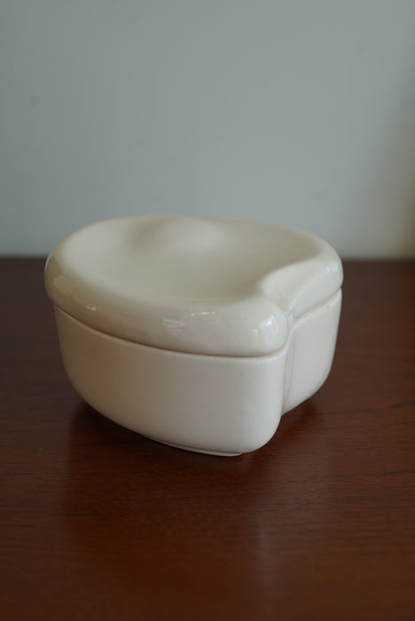 VINTAGE<BR> HALSTON by ELSA PERETTI <BR> CERAMIC HEART DISH /LID