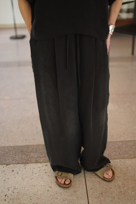 pelleq<br>black easy trousers