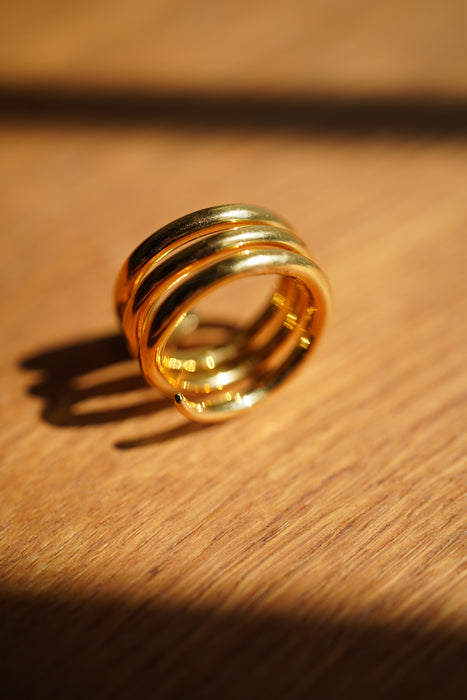 SOPHIE BUHAI<br>GOLD SNAKE RING