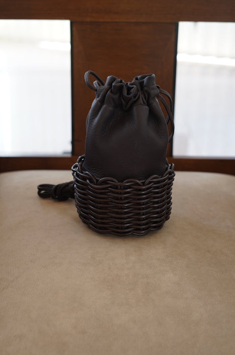 AETA x CRISTASEYA<br>LEATHER BASKET SMALL BAG