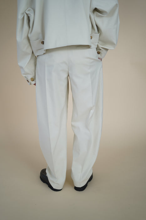 CRISTASEYA<br>DOUBLE PLEATED WIDE PANTS<br>in CHALK