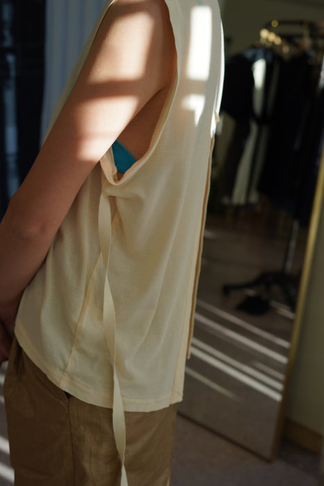 pelleq<br>sheer back open sleeveless T<br>in 4 colors