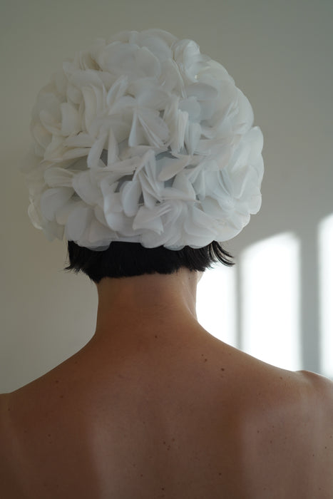 VINTAGE<BR>WHITE SOLID RUFFLE HAT