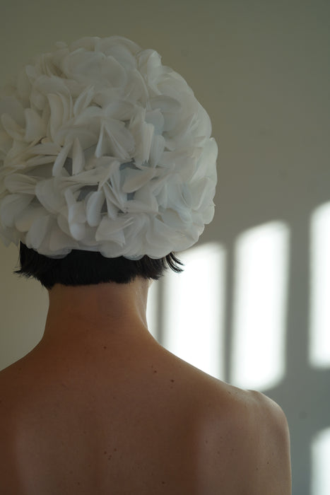 VINTAGE<BR>WHITE SOLID RUFFLE HAT