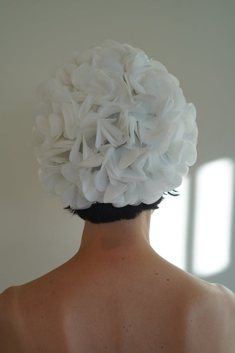 VINTAGE<BR>WHITE SOLID RUFFLE HAT